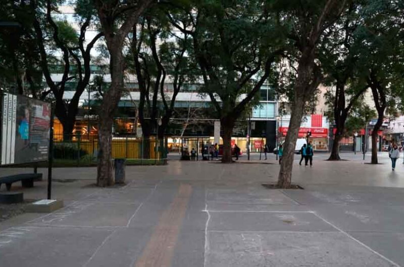 Operativo para liberar de manteros el Parque Patricios