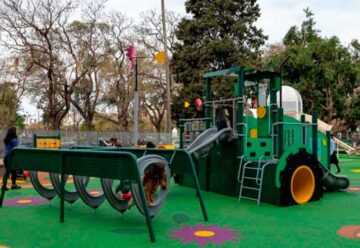 Inauguración patio de juegos en la Plaza Martín de Álzaga