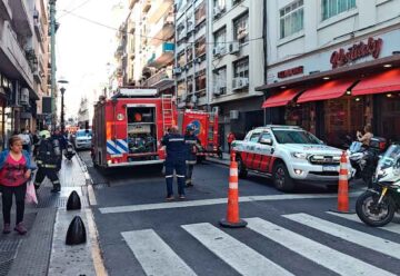 San Nicolás: Incendio en la chimenea de un restaurante